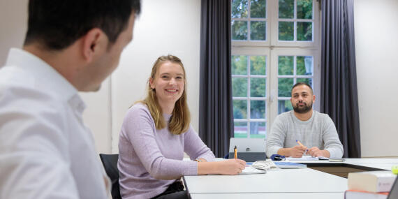 Studierende im Seminar